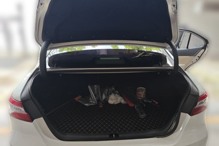 Used Toyota Camry 2018 Dual-Engine 2.5 HG Luxury Edition Trunk