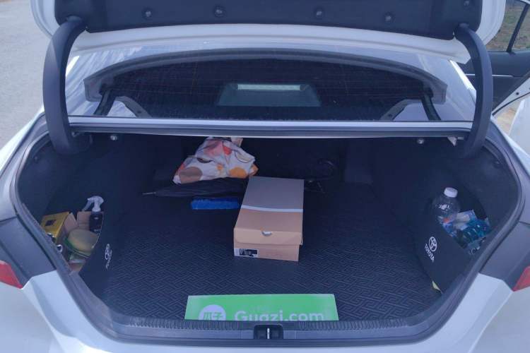 Used Toyota Camry 2018 2.0G Luxury Edition Trunk