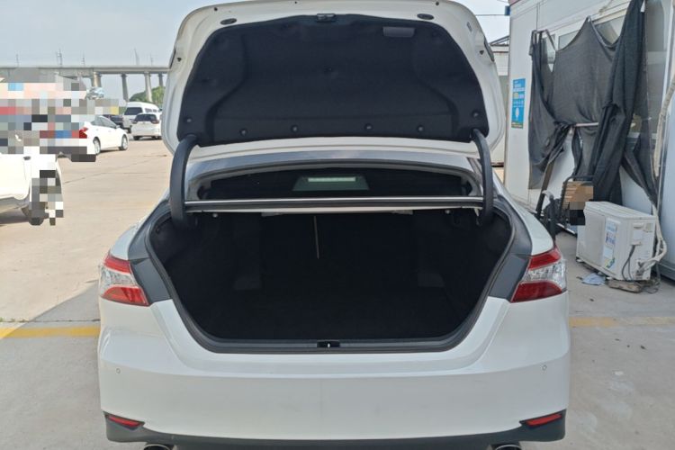 Used Toyota Camry 2018 2.5G Luxury Edition Trunk