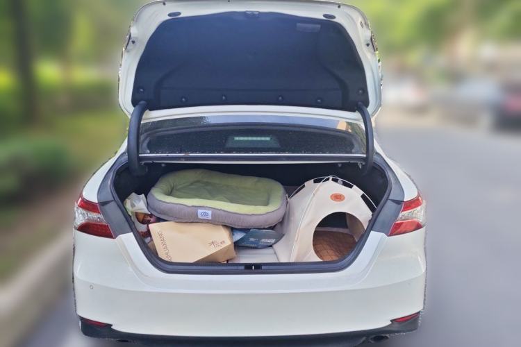 Used Toyota Camry 2018 2.0G Luxury Edition Trunk