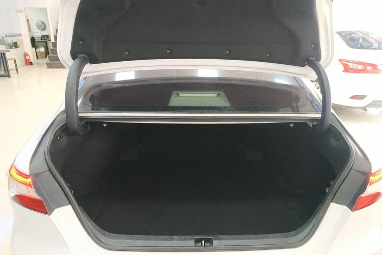 Used Toyota Camry 2018 2.0E Leading Edition Trunk