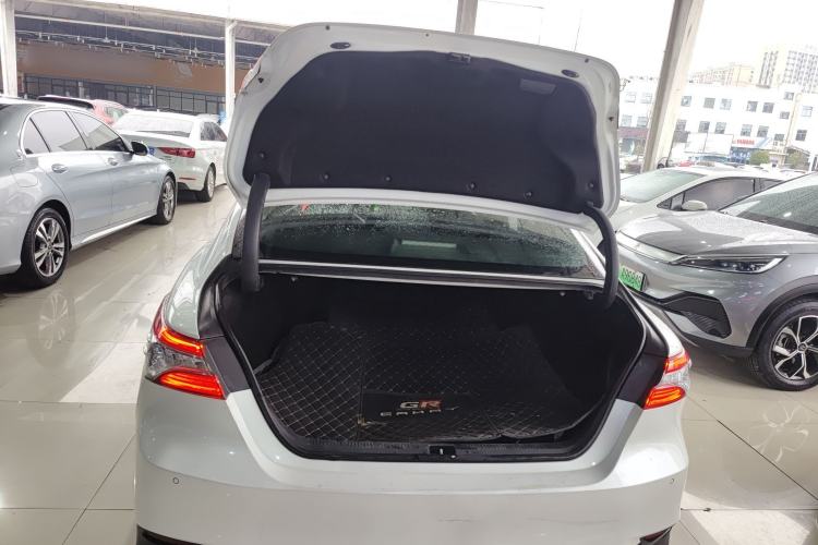 Used Toyota Camry 2018 Dual-Engine 2.5 HG Luxury Edition Trunk
