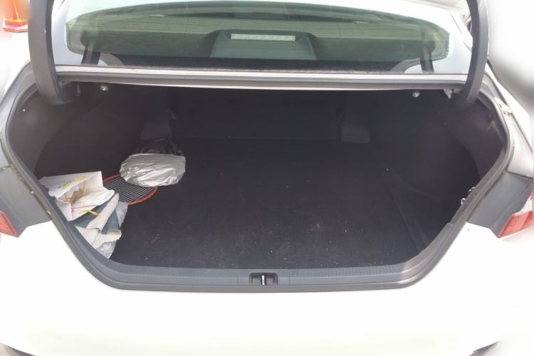 Used Toyota Camry 2018 Dual-Engine 2.5 HG Luxury Edition Trunk