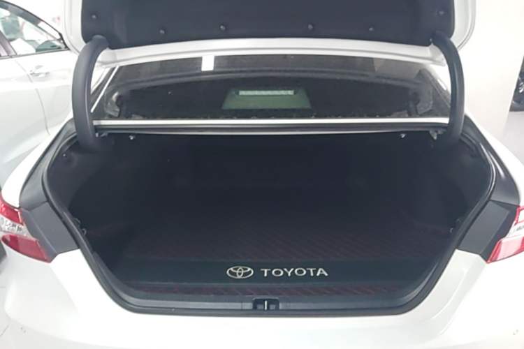 Used Toyota Camry 2018 2.0G Luxury Edition Trunk