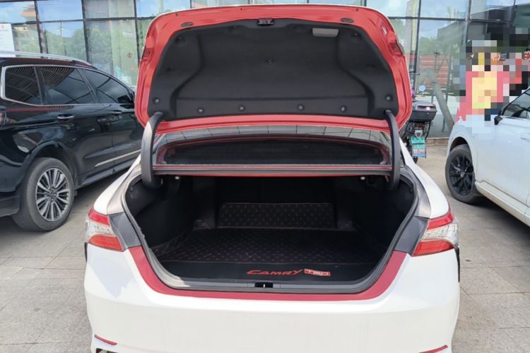 Used Toyota Camry 2018 2.0S FENGSHANG Edition Trunk