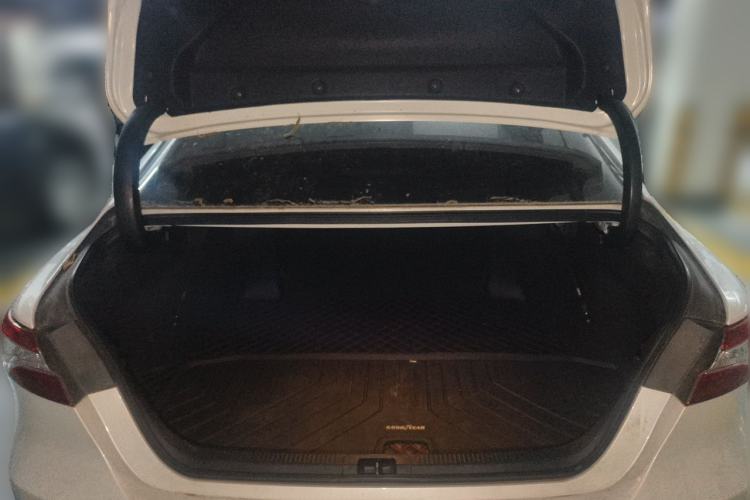 Used Toyota Camry 2018 2.0G Luxury Edition Trunk