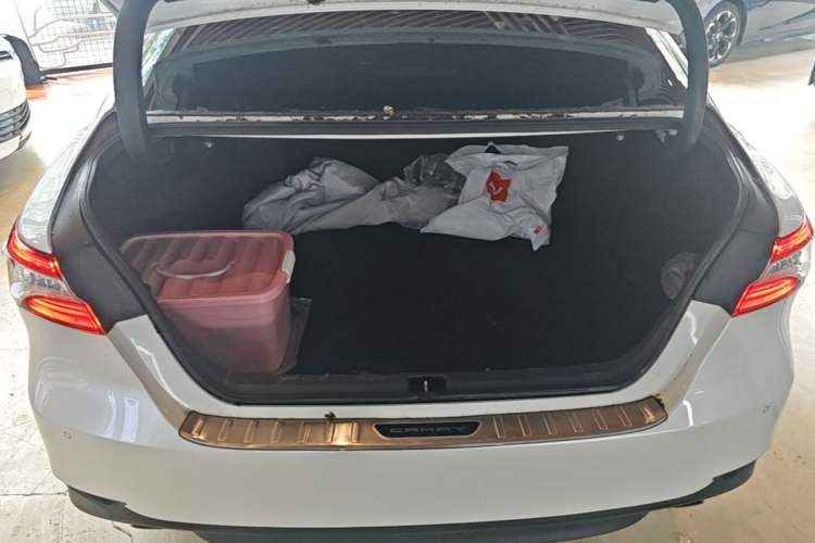 Used Toyota Camry 2018 2.5G Luxury Edition Trunk