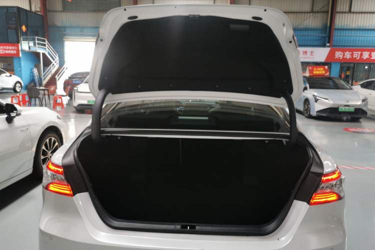 Used Toyota Camry 2018 2.5G Luxury Edition Trunk