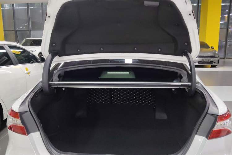 Used Toyota Camry 2018 2.5G Luxury Edition Trunk