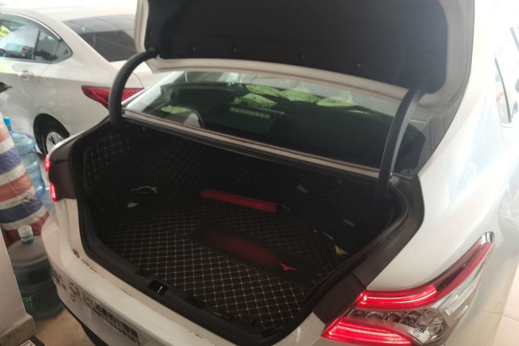 Used Toyota Camry 2018 Dual-Engine 2.5 HG Luxury Edition Trunk