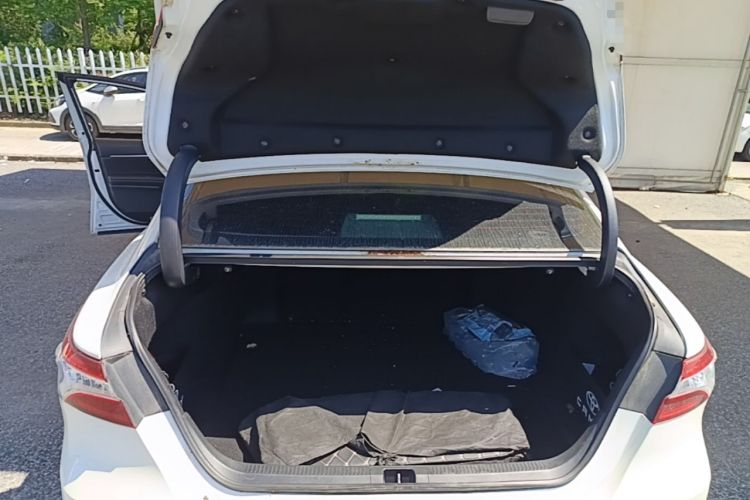 Used Toyota Camry 2018 2.5G Luxury Edition Trunk