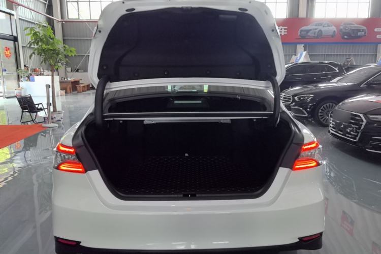 Used Toyota Camry 2018 Dual-Engine 2.5 HG Luxury Edition Trunk