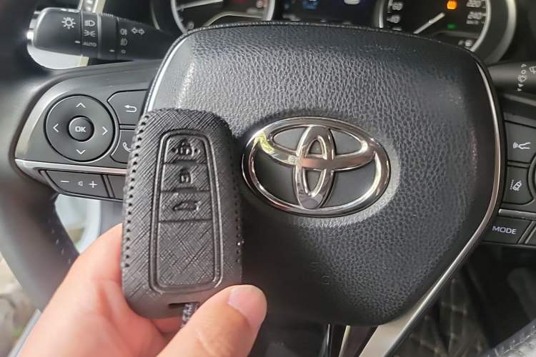 Used Toyota Camry 2018 2.5G Luxury Edition Vehicle Key