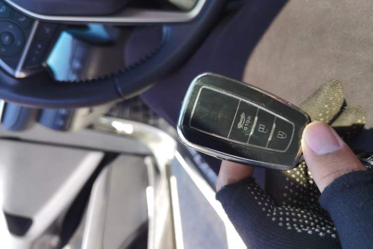 Used Toyota Camry 2018 2.5G Luxury Edition Vehicle Key