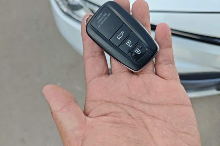 Used Toyota Camry 2018 2.5G Luxury Edition Vehicle Key