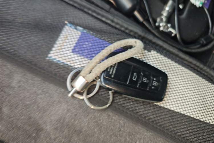 Used Toyota Camry 2018 2.0G Luxury Edition Vehicle Key