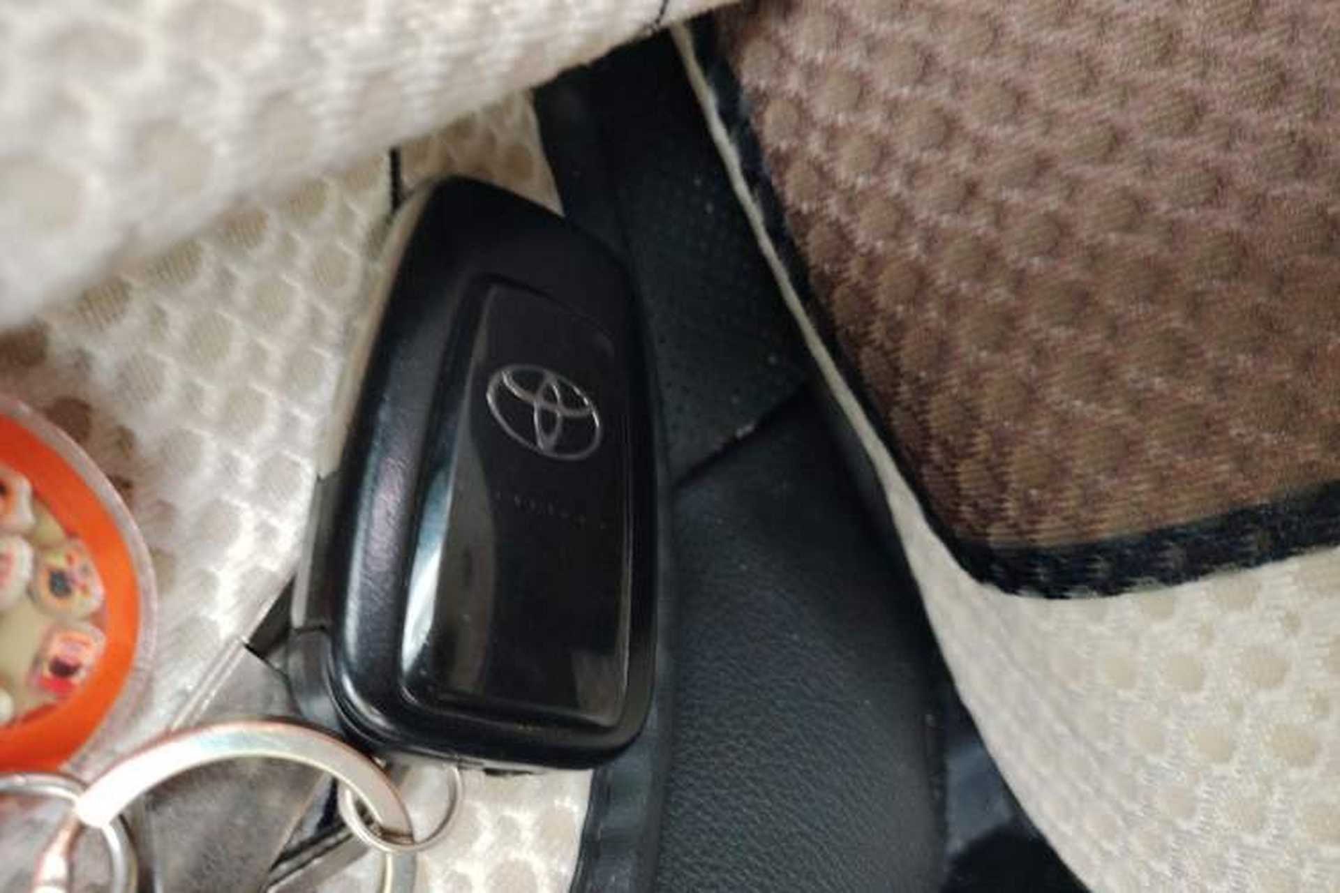 Used Toyota Camry 2018 2.0G Luxury Edition Vehicle Key