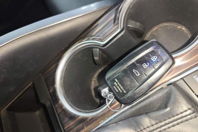 Used Toyota Camry 2018 2.5G Luxury Edition Vehicle Key