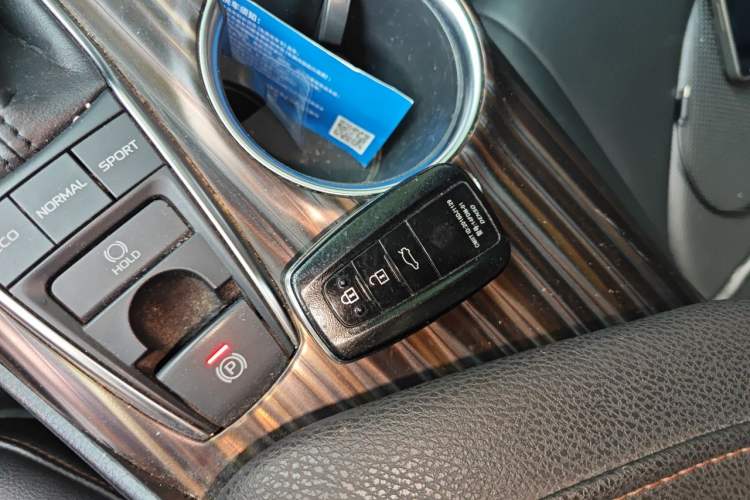 Used Toyota Camry 2018 2.5G Luxury Edition Vehicle Key