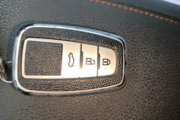 Used Toyota Camry 2018 2.5G Luxury Edition Vehicle Key