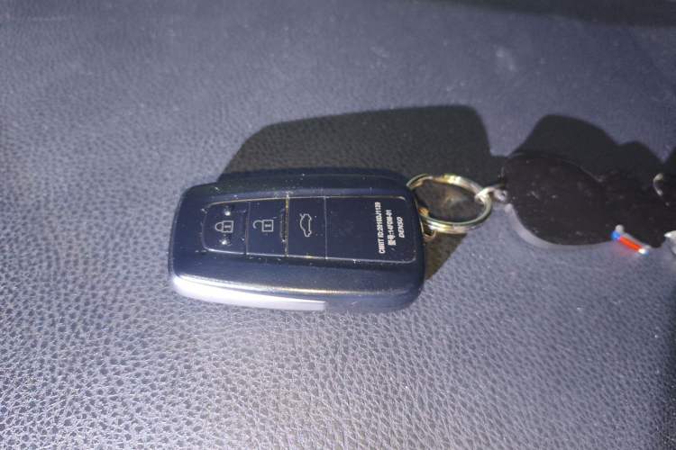 Used Toyota Camry 2018 2.5G Luxury Edition Vehicle Key