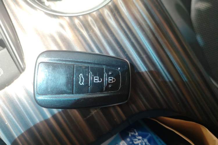 Used Toyota Camry 2018 2.0G Luxury Edition Vehicle Key