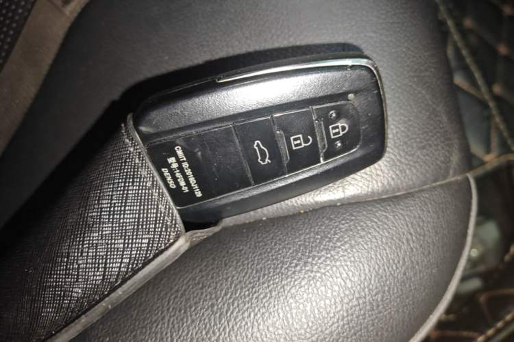 Used Toyota Camry 2018 2.0G Luxury Edition Vehicle Key