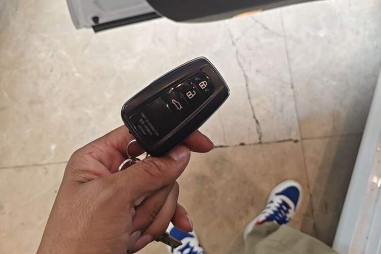 Used Toyota Camry 2018 2.5G Luxury Edition Vehicle Key