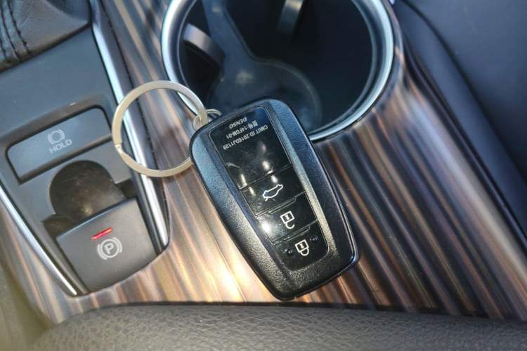 Used Toyota Camry 2018 2.0G Luxury Edition Vehicle Key