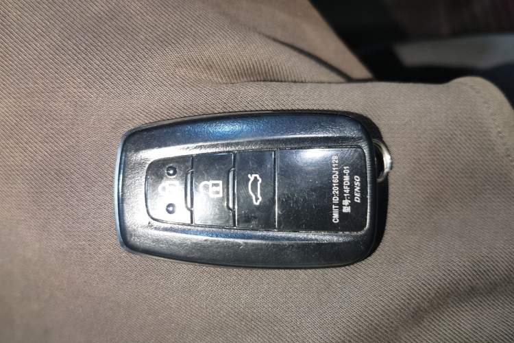Used Toyota Camry 2018 2.0S FENGSHANG Edition Vehicle Key