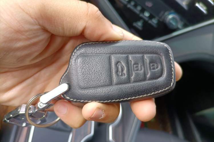 Used Toyota Camry 2018 2.0G Luxury Edition Vehicle Key