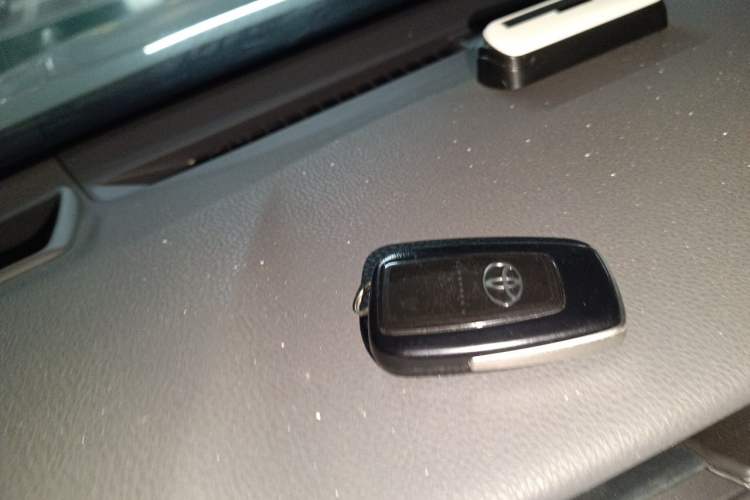 Used Toyota Camry 2018 2.5G Luxury Edition Vehicle Key
