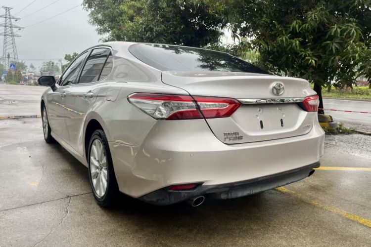 Used Toyota Camry 2018 2.0G Luxury Edition Exterior 5
