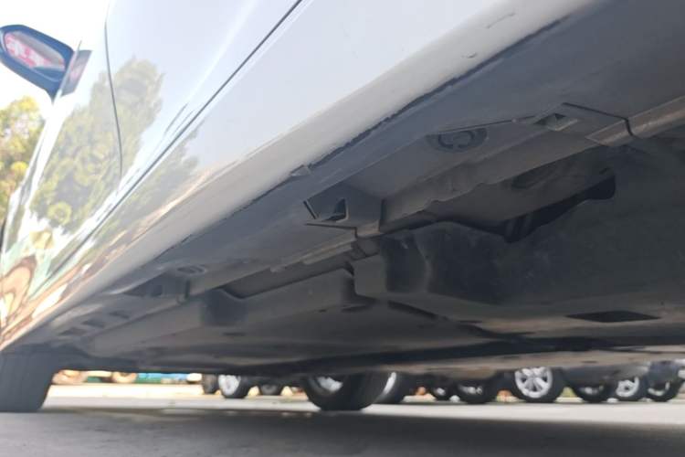 Used Toyota Camry 2018 2.5G Luxury Edition Left Side Sill