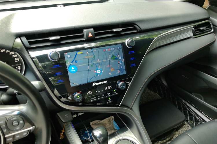 Used Toyota Camry 2019 Revised Version Dual-Engine 2.5 HG Luxury Edition Audio And AC Panel