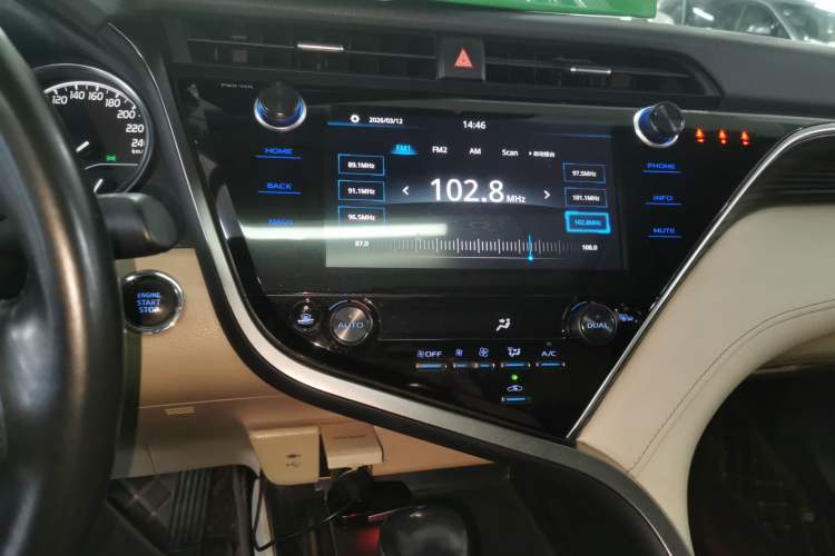Used Toyota Camry 2019 2.0G Luxury Edition China VI Standard Audio And AC Panel