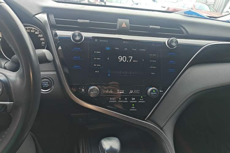 Used Toyota Camry 2019 Revised Version 2.0G Luxury Edition Audio And AC Panel