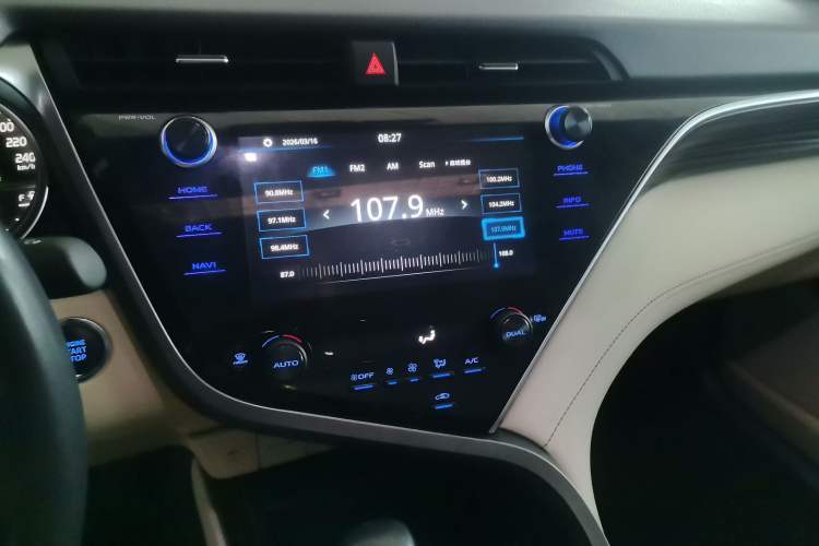 Used Toyota Camry 2019 2.5G Luxury Edition China VI Standard Audio And AC Panel