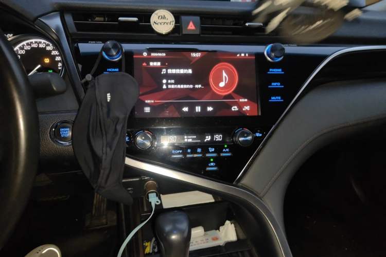 Used Toyota Camry 2019 2.5G Luxury Edition China VI Standard Audio And AC Panel