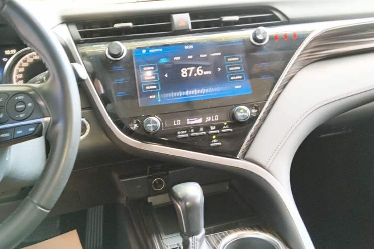 Used Toyota Camry 2019 Revised Version 2.0G Luxury Edition Audio And AC Panel