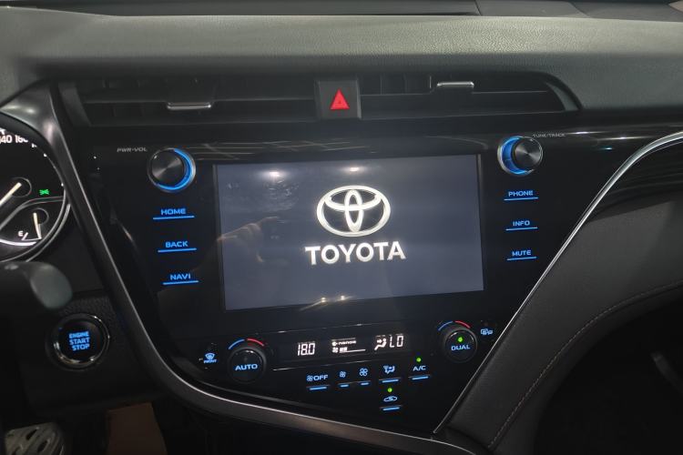 Used Toyota Camry 2019 2.0G Luxury Edition China VI Standard Audio And AC Panel