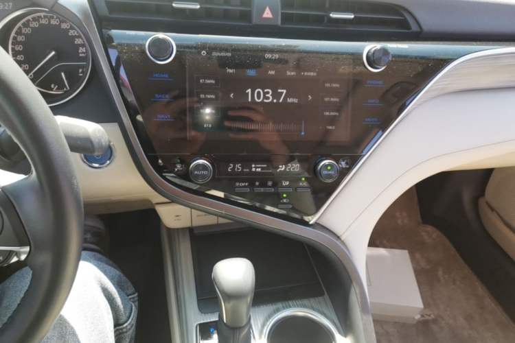 Used Toyota Camry 2019 Dual-Engine 2.5 HG Luxury Edition China VI Standard Audio And AC Panel
