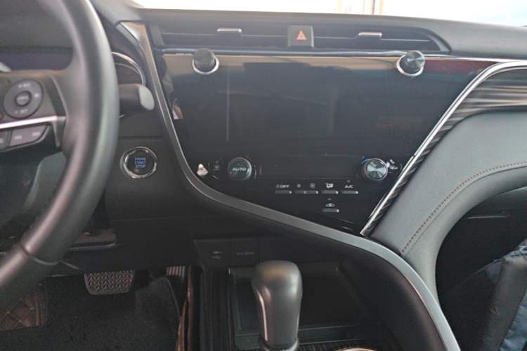 Used Toyota Camry 2019 2.0G Luxury Edition China VI Standard Audio And AC Panel