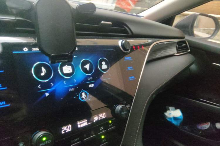 Used Toyota Camry 2019 2.0G Luxury Edition China V Standard Audio And AC Panel