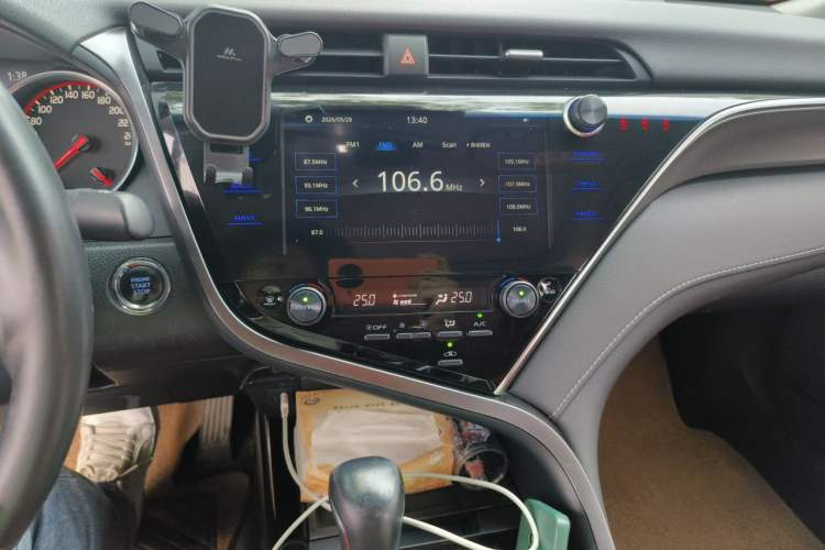 Used Toyota Camry 2019 2.5S FENGSHANG Version China V Standard Audio And AC Panel