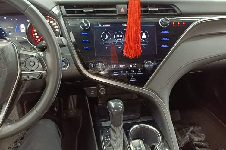 Used Toyota Camry 2019 2.0S FENGSHANG Version China V Standard Audio And AC Panel