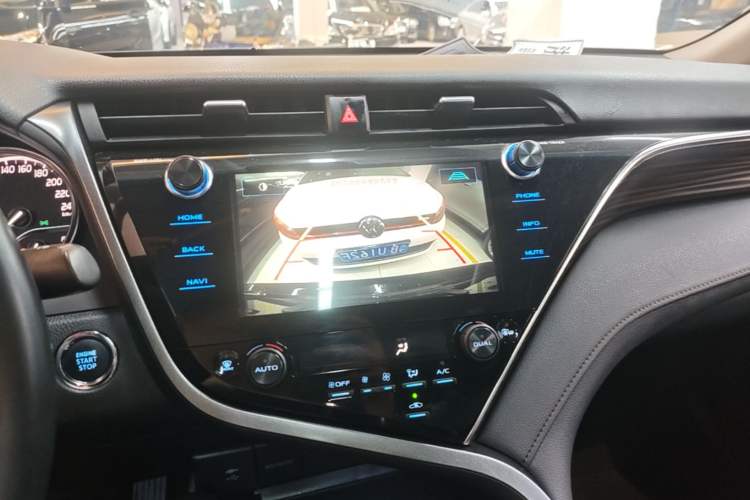 Used Toyota Camry 2019 2.5G Luxury Edition China VI Standard Audio And AC Panel