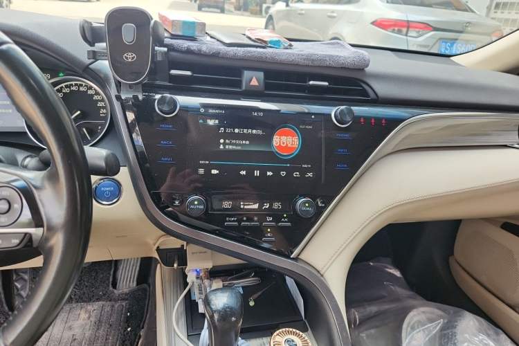 Used Toyota Camry 2019 Dual-Engine 2.5 HG Luxury Edition China V Standard Audio And AC Panel