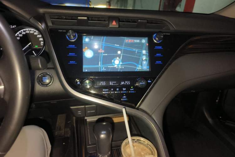 Used Toyota Camry 2019 2.5G Luxury Edition China VI Standard Audio And AC Panel