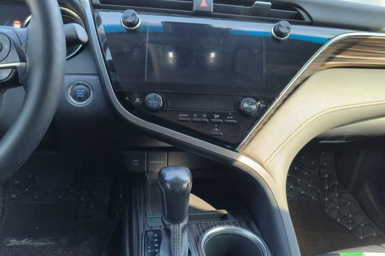 Used Toyota Camry 2019 2.5G Luxury Edition China VI Standard Audio And AC Panel
